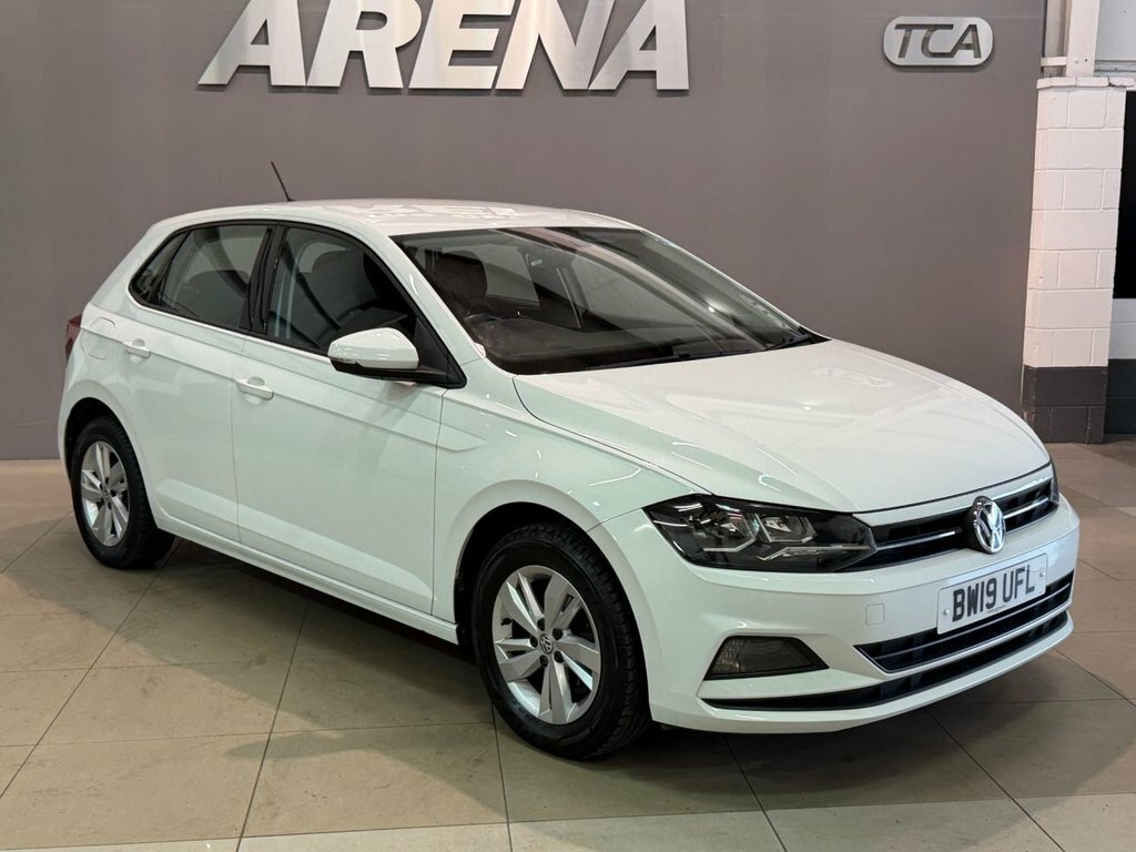 Volkswagen Polo Hatchback Red #4