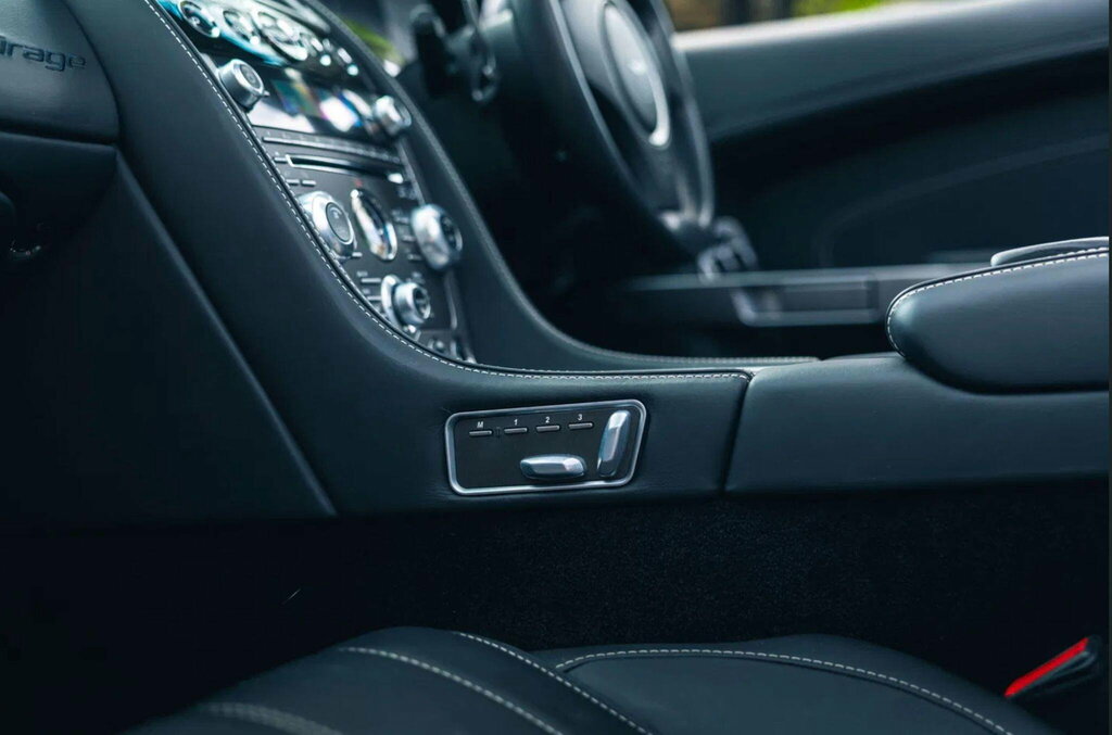 Aston Martin Virage V12 Silver #14
