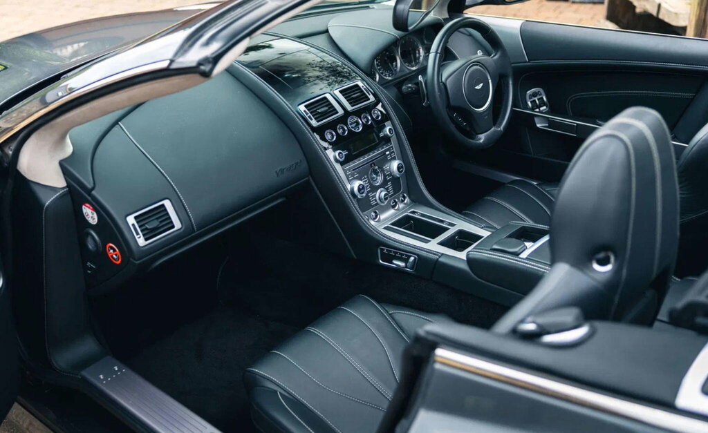 Aston Martin Virage V12 Silver #24