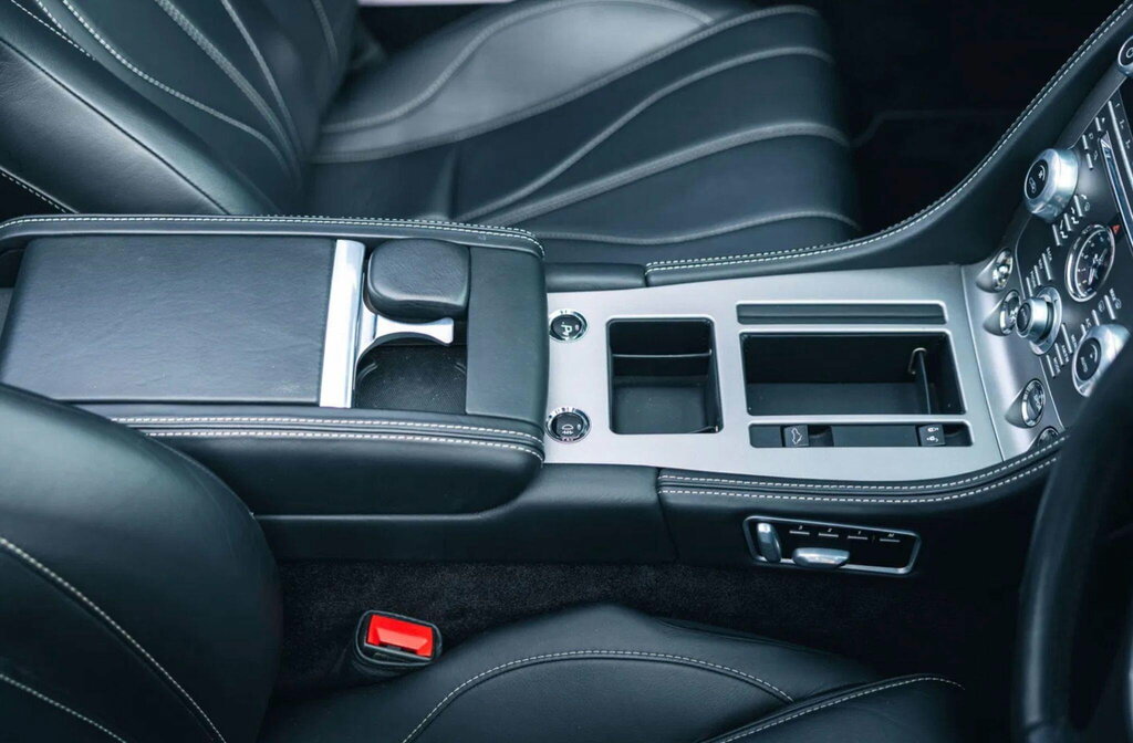 Aston Martin Virage V12 Silver #10