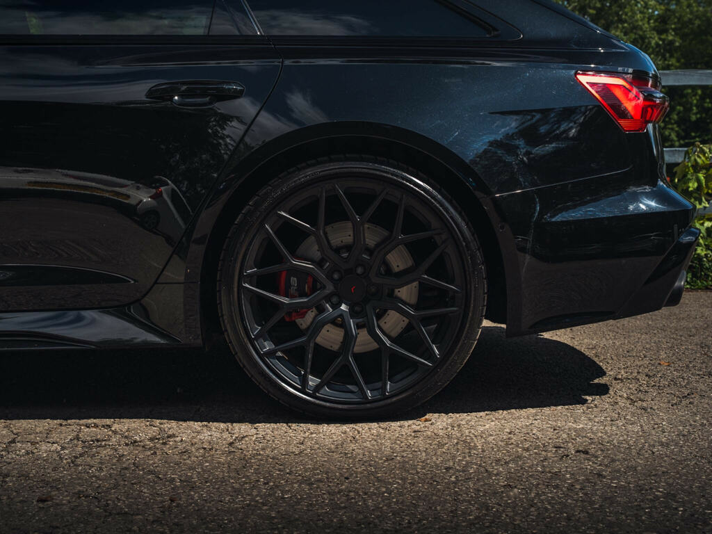 Audi RS6 Avant Plus Sport Black #31