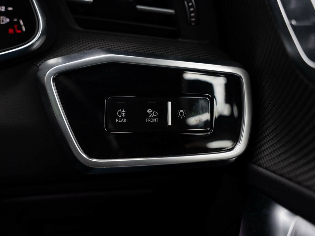 Audi RS6 Avant Plus Sport Black #22
