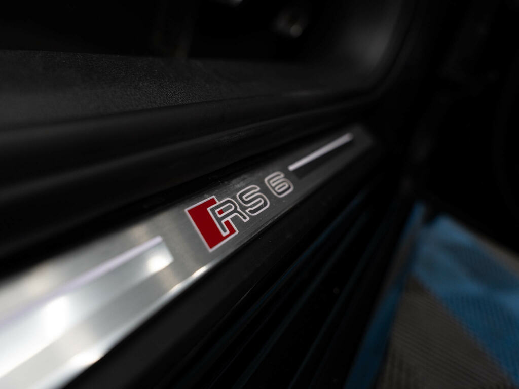 Audi RS6 Avant Plus Sport Black #40