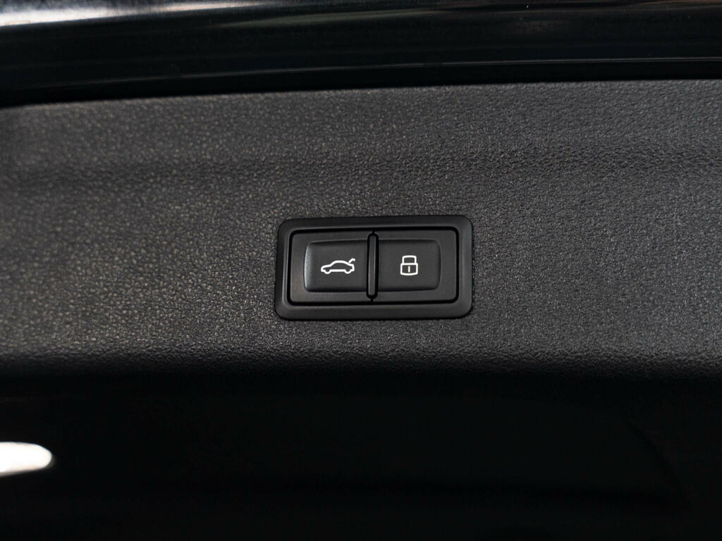 Audi RS6 Avant Plus Sport Black #15