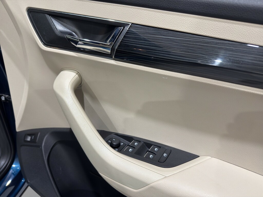 Skoda Karoq Se Nav Plus White #24