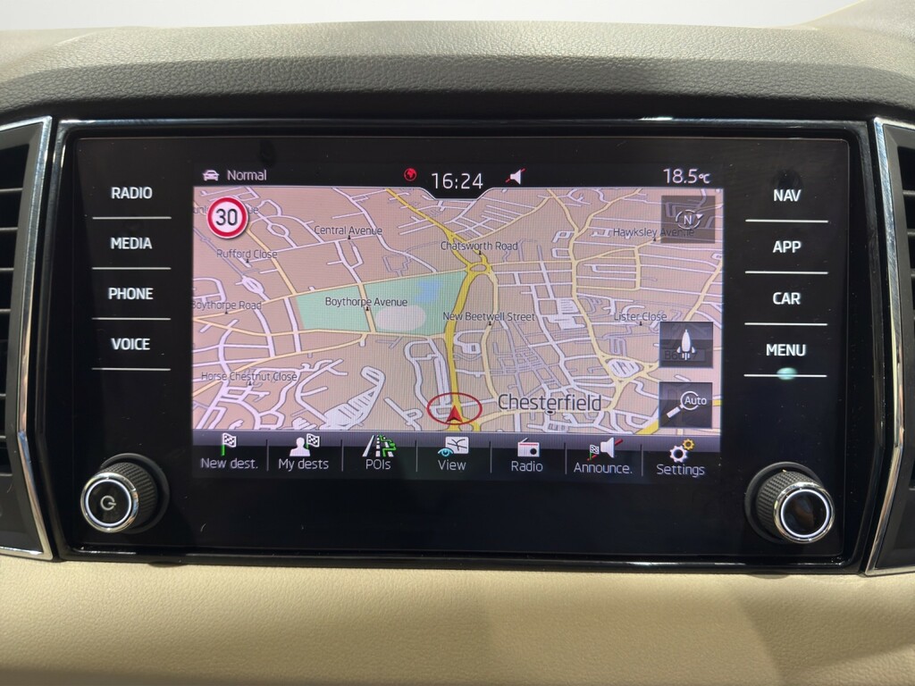 Skoda Karoq Se Nav Plus White #8