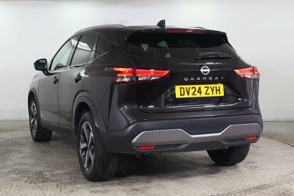 Nissan Qashqai 1.3L N-connecta Black #4