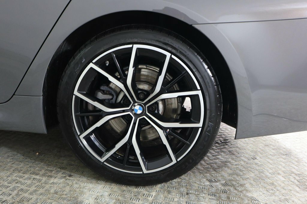 BMW 5 Series White #25