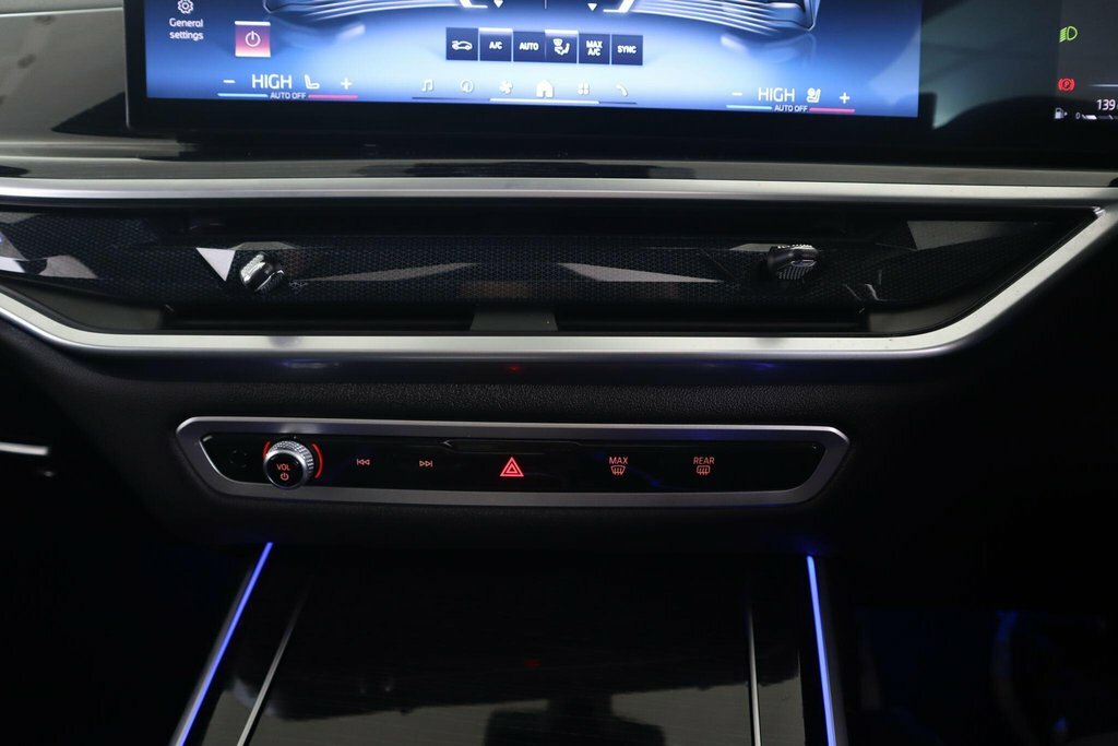 BMW X7 Suv Blue #30