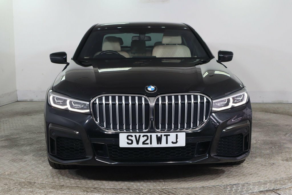 BMW 7 Series 3L M Sport Black #2