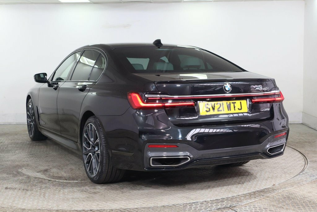 BMW 7 Series 3L M Sport Black #4