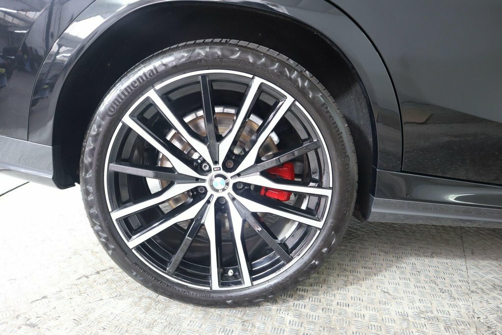 BMW X6 M50i White #27