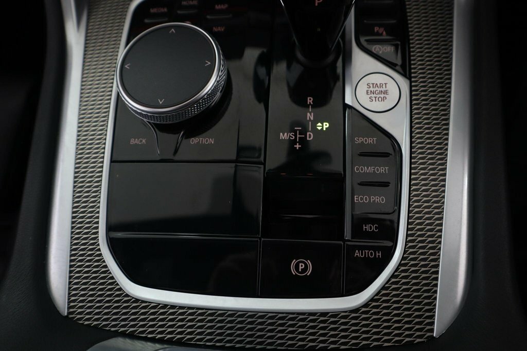 BMW X6 M50i White #19