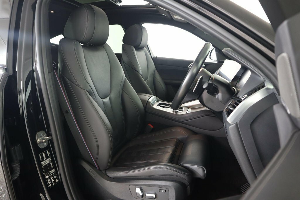 BMW X6 M50i White #12
