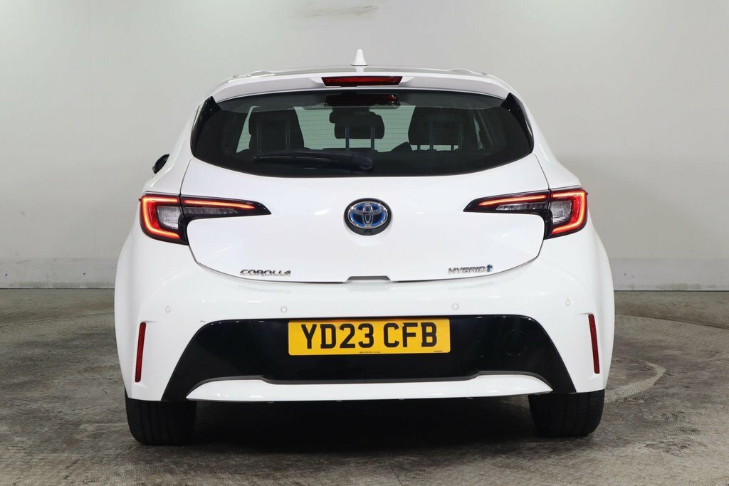 Toyota Corolla 1.8L Icon White #6