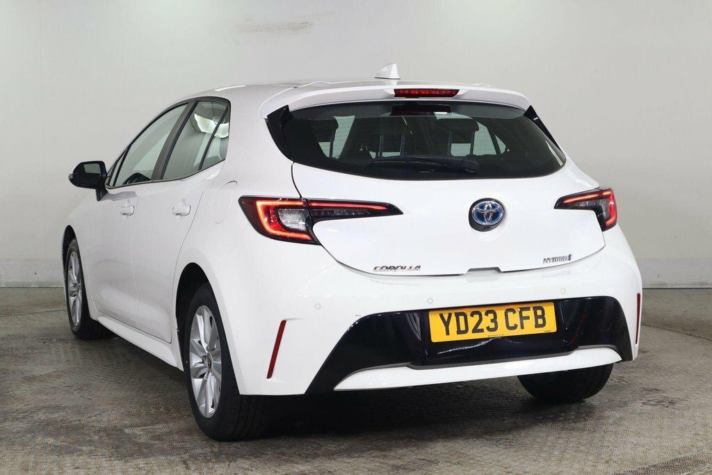 Toyota Corolla 1.8L Icon White #4