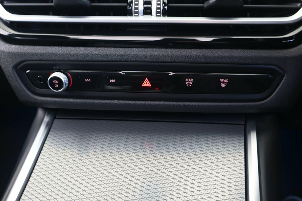 BMW 3 Series 320D Touring Black #22