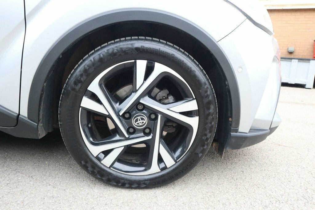 Toyota C-Hr Excel White #25