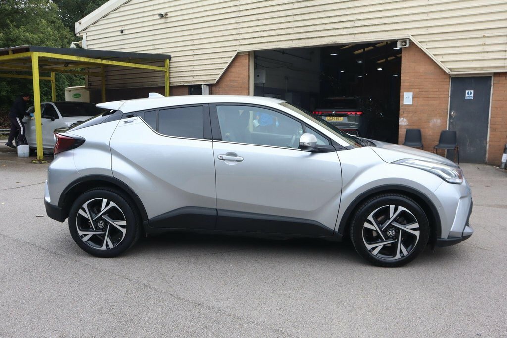Toyota C-Hr Excel White #7