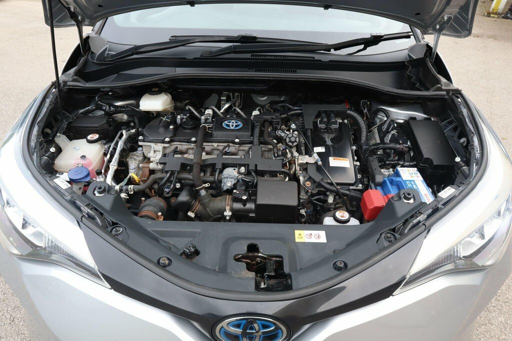 Toyota C-Hr Excel White #24