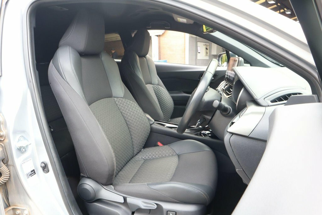 Toyota C-Hr Excel White #12