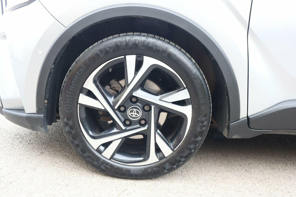 Toyota C-Hr Excel White #28
