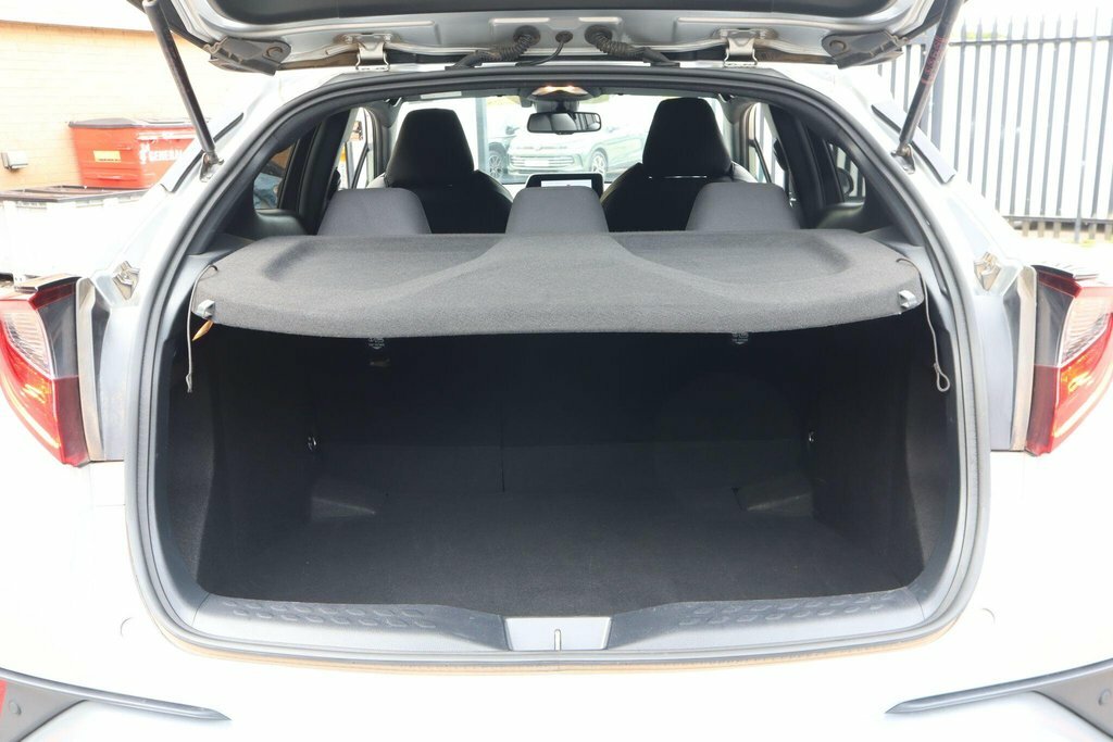 Toyota C-Hr Excel White #44