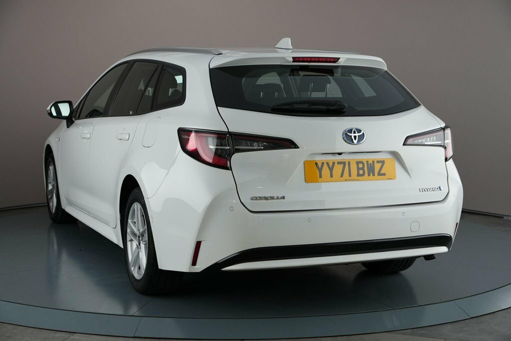 Toyota Corolla 1.8L Icon Tech White #4