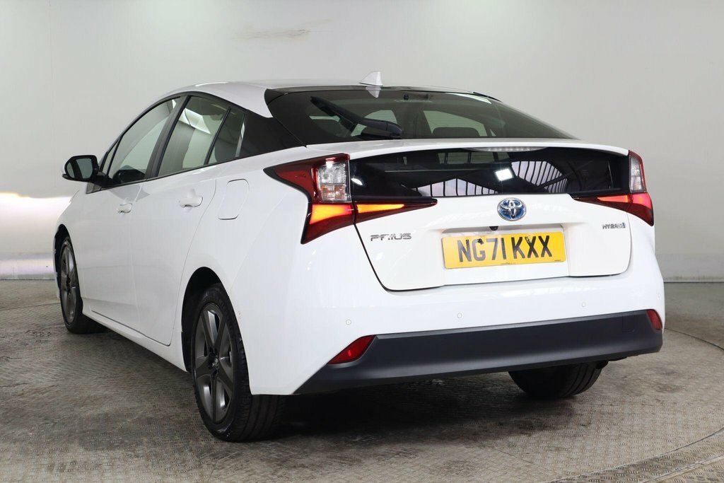Toyota Prius+ 1.8L Business Edition Plus White #4