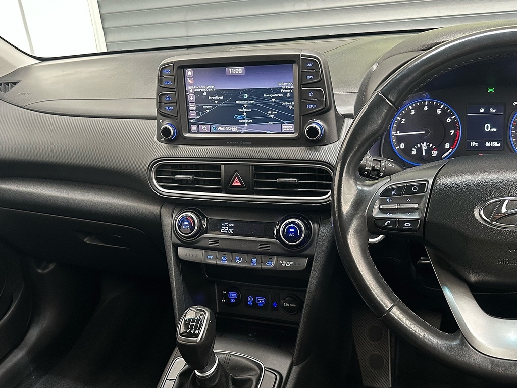Hyundai Kona S Black #36