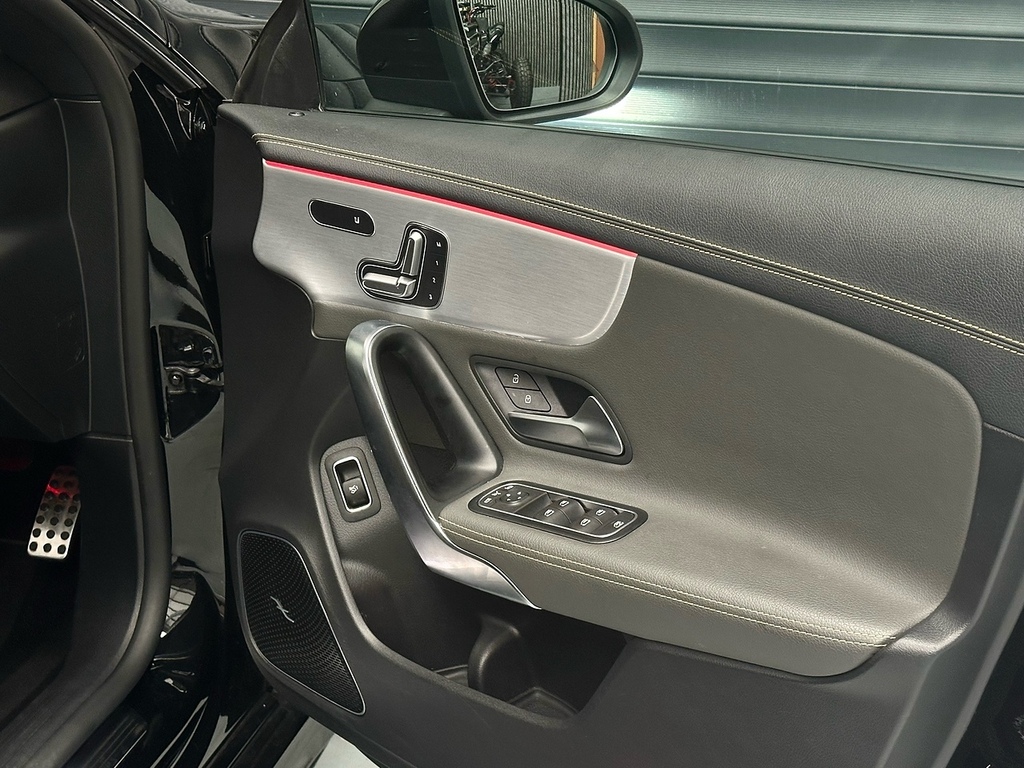 Mercedes-Benz CLA Class Cla 200 Amg Line Tip Black #29