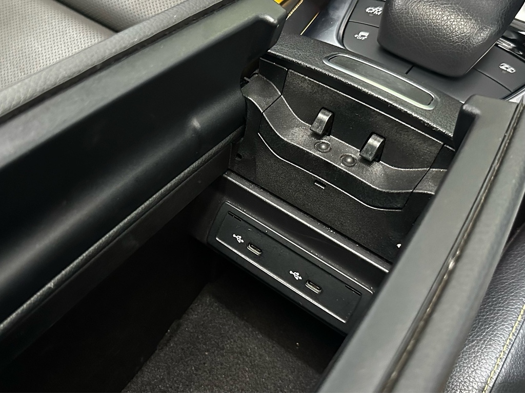 Mercedes-Benz CLA Class Cla 200 Amg Line Tip Black #67