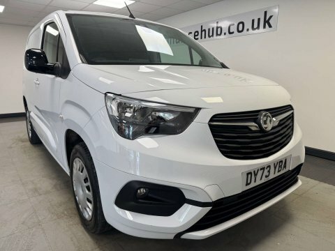 Vauxhall Combo 2023 73 1.5 White #4