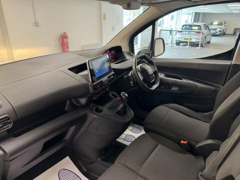 Peugeot Partner 2020 20 1.5 White #3