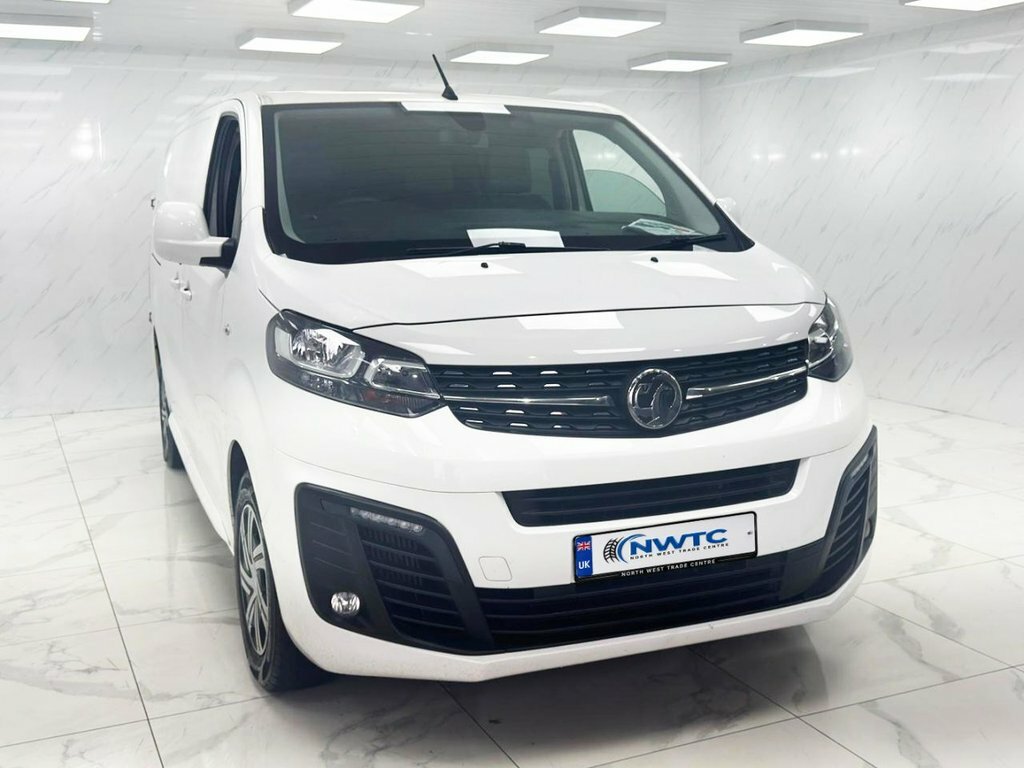 Vauxhall Vivaro 1.5L Sportive White