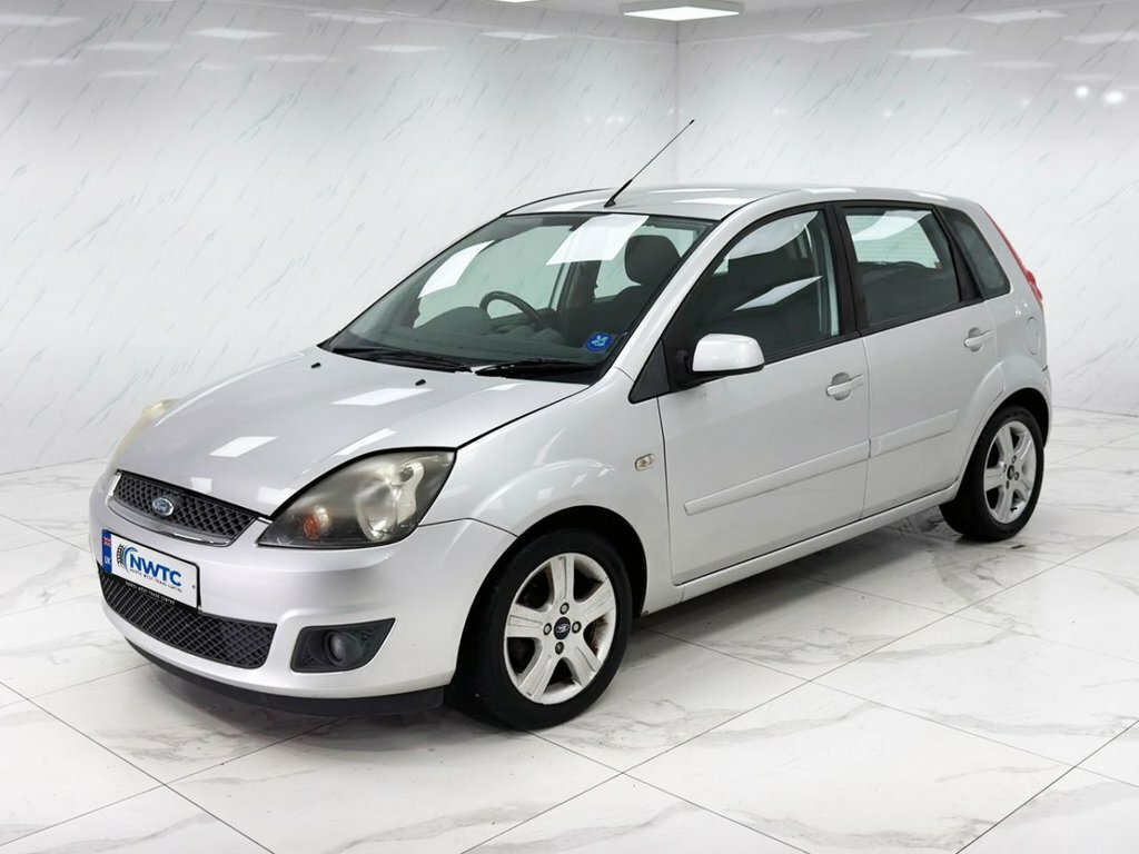 Ford Fiesta 1.4L Zetec Climate Silver #4