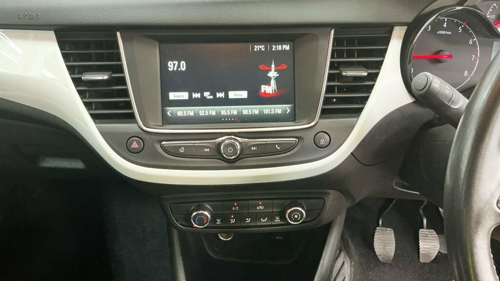 Vauxhall Crossland X 1.2L Griffin White #6