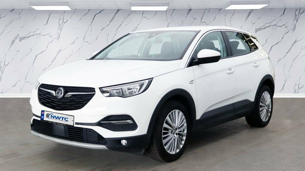 Vauxhall Grandland X 1.2L Tech Line Nav White #2