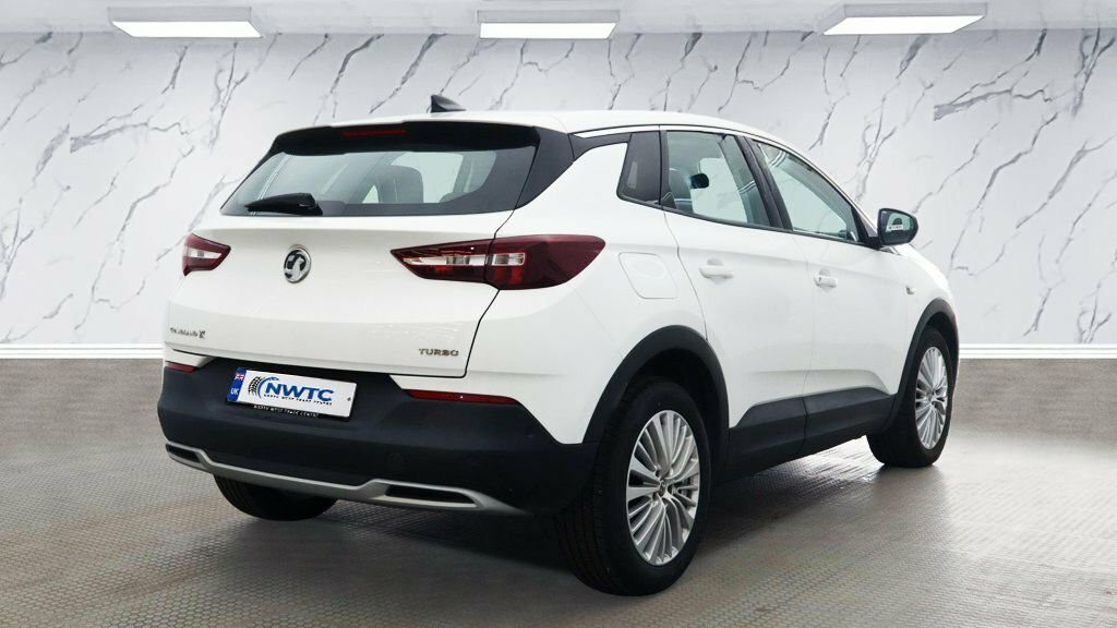 Vauxhall Grandland X 1.2L Tech Line Nav White #4