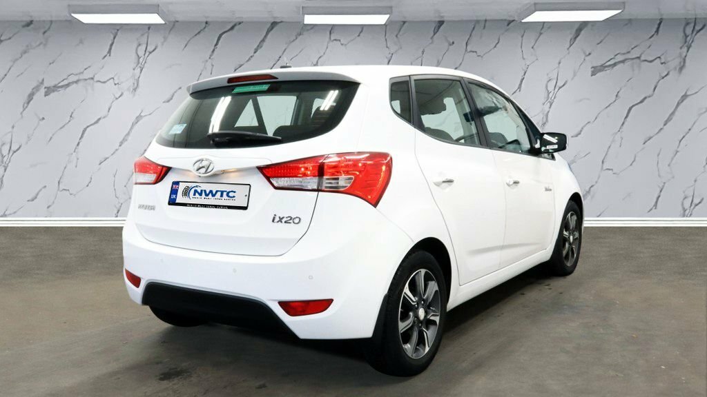 Hyundai Ix20 1.6L Se Nav White #4