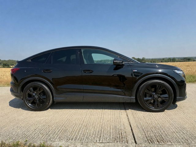 Audi Q4 E Tron 35 S Line Sportback 55Kwh 170 P Black #4