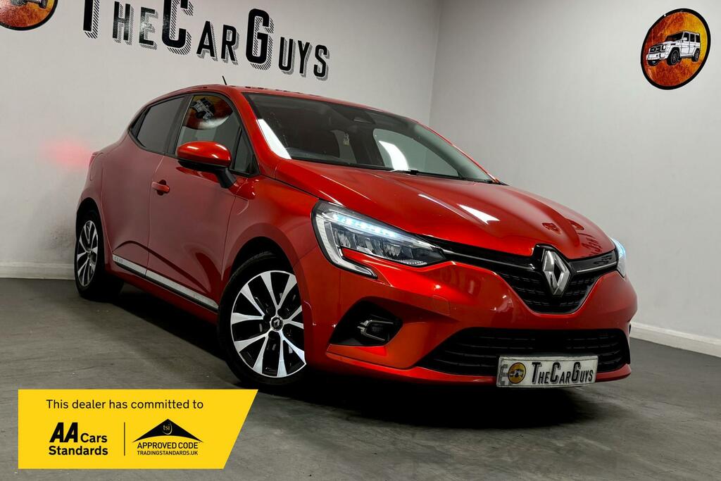 Renault Clio Iconic Red