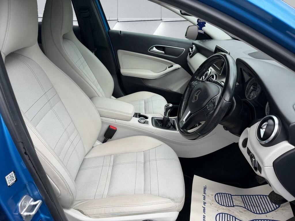 Mercedes-Benz A Class Hatchback 1.5 Silver #10