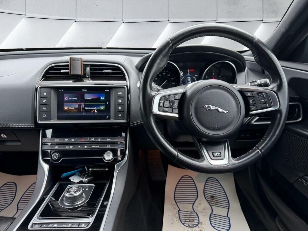 Jaguar XE Saloon White #8