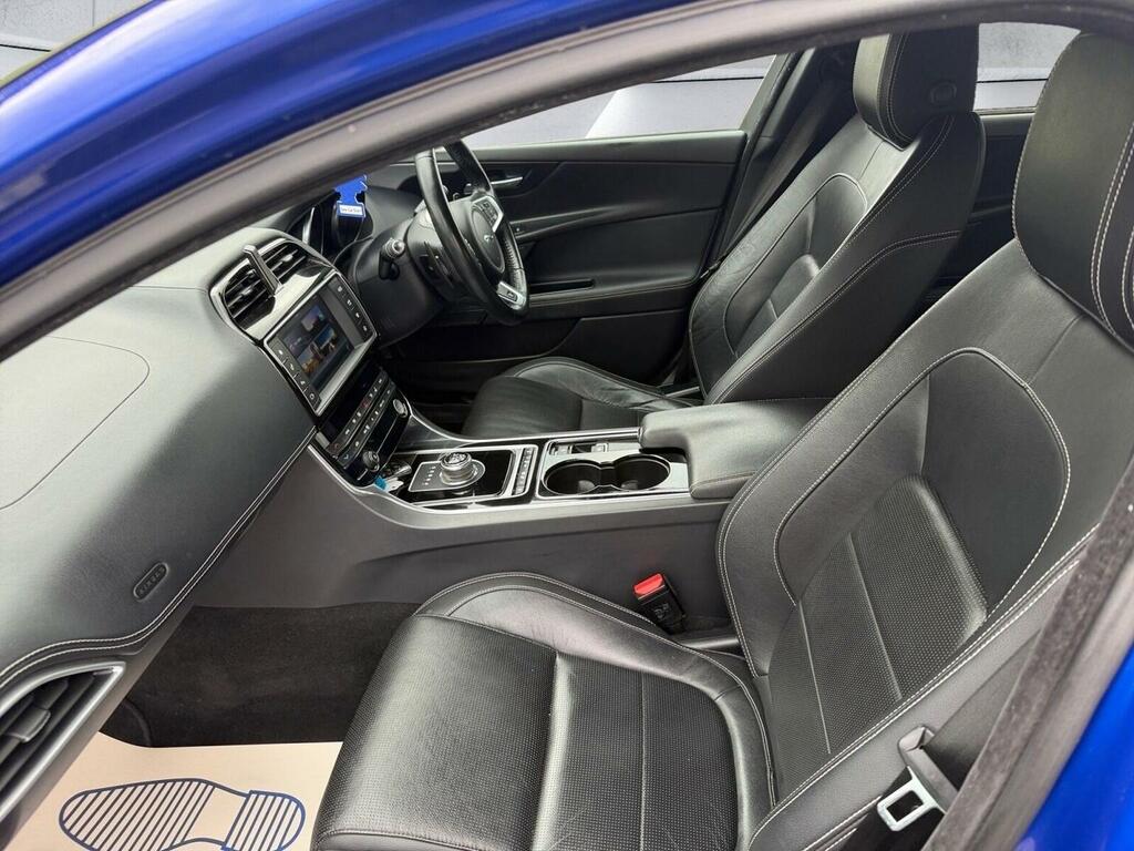 Jaguar XE Saloon White #14
