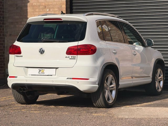 Volkswagen Tiguan Automatic LP64FGZ White #4