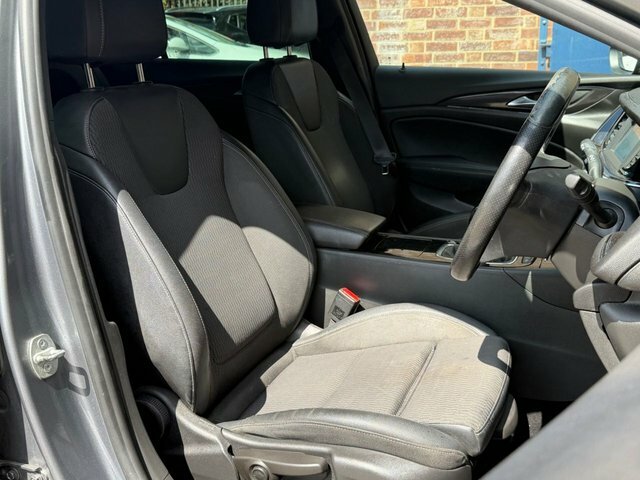 Vauxhall Insignia White #14