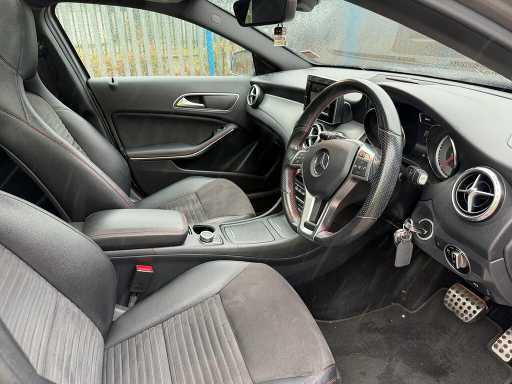 Mercedes-Benz GLA Class Suv Black #2