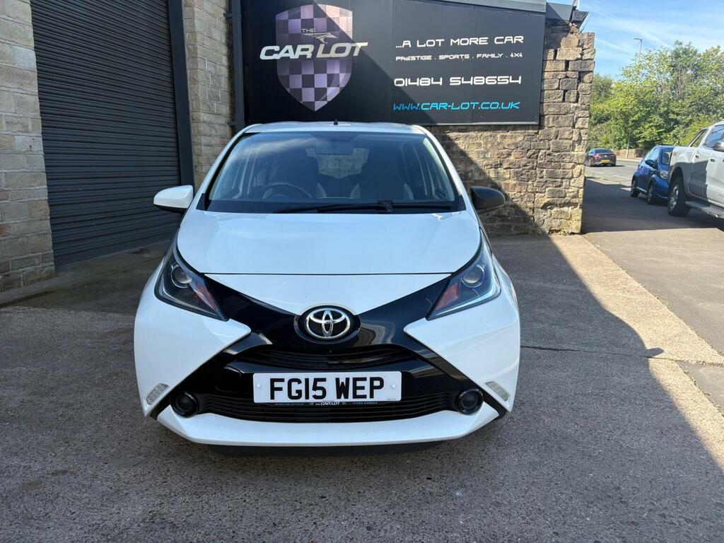 Toyota Aygo 1.0 Vvt-i X-play Euro 5 Euro 5 White #3