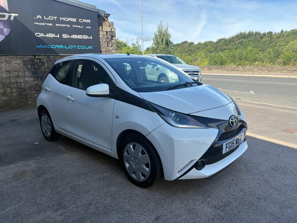 Toyota Aygo 1.0 Vvt-i X-play Euro 5 Euro 5 White #2